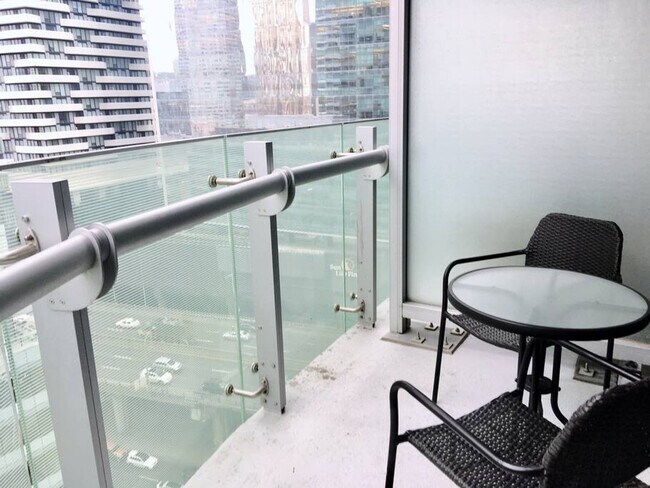 Building Photo - 3-29-29 Bremner Blvd