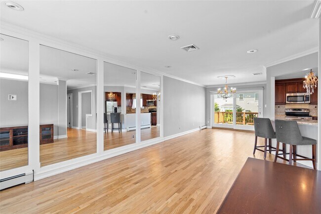 Foto del edificio - 67 Greatwater Ave