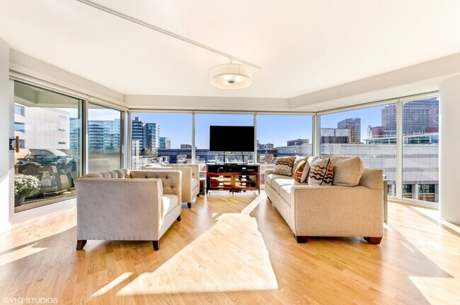 Foto del edificio - 1720 Maple Ave
