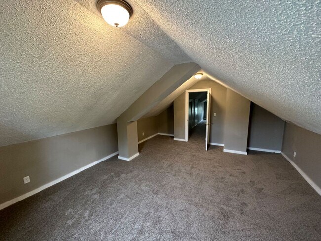 Foto del edificio - 3 Bedroom Single Family