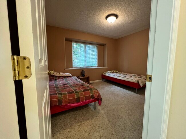 Photo du bâtiment - 821 Shorewood Dr