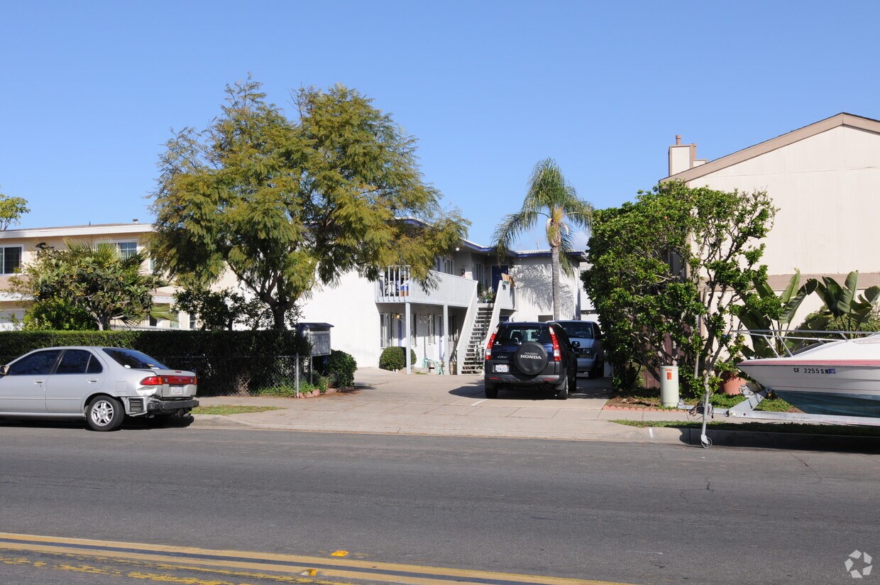 Building Photo - 4632 W Point Loma Blvd