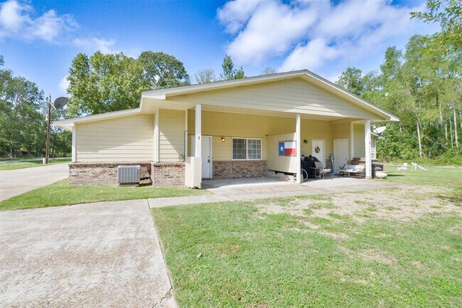 Building Photo - 3 Magnolia Ln