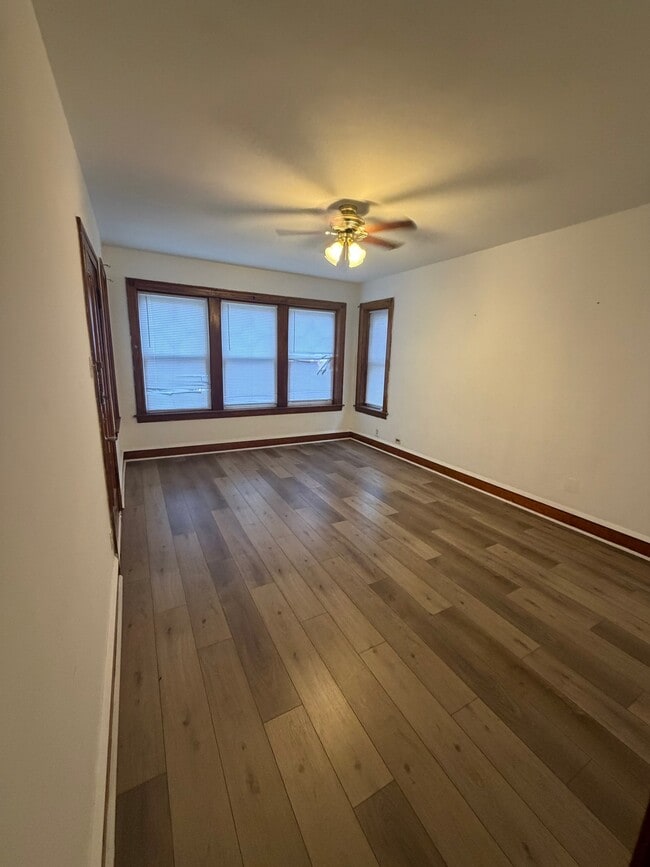 Photo - 4449 W Walton St (Chicago, IL) Apartment