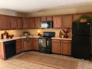 Building Photo - 1046 Laurel Tree Ct