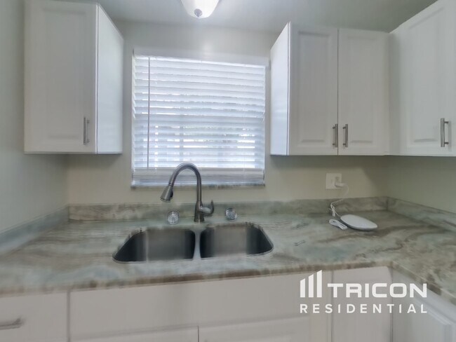 Foto del edificio - 8419 Stillbrook Ave