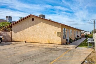 Building Photo - 2114 S Walnut Ave