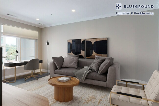 Foto del edificio - 240 E Shore Rd