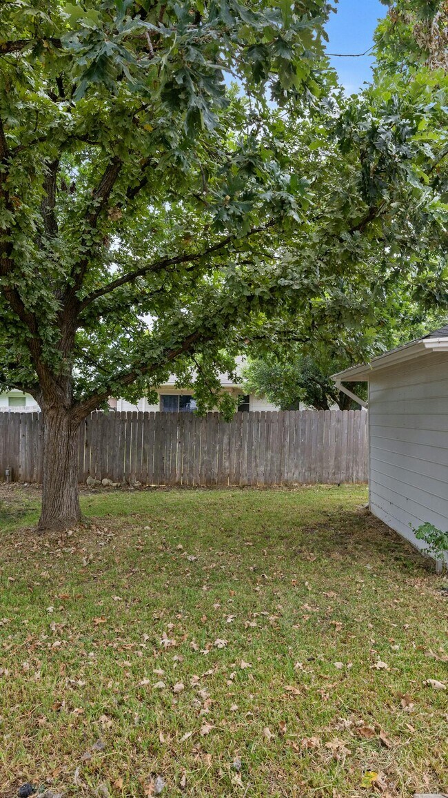 Foto del edificio - 3809 Haleys Way