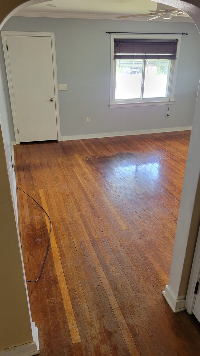 Building Photo - 2803 Rudolph Ave