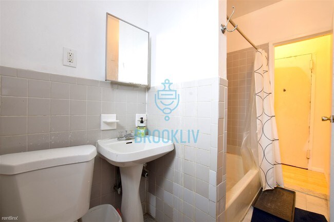 Foto del edificio - 1 br, 1 bath Apartment - 1306 Atlantic Ave 1A