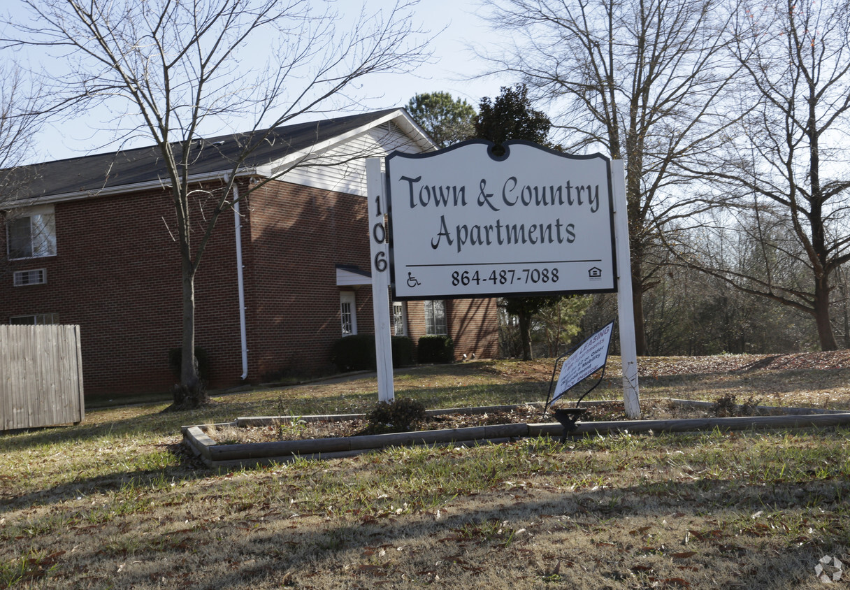 Foto del edificio - Town and Country Apartments