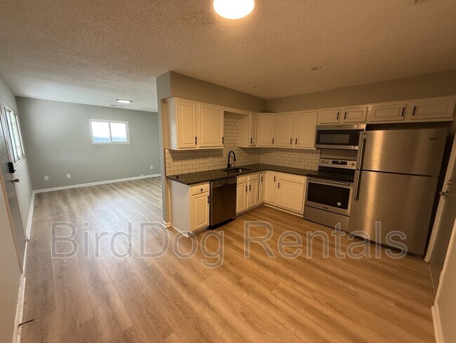 Foto del edificio - 690 Gibbard Ave
