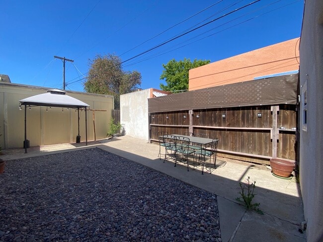 Building Photo - Cute House Less than 2 Blocks to Morley Fi...