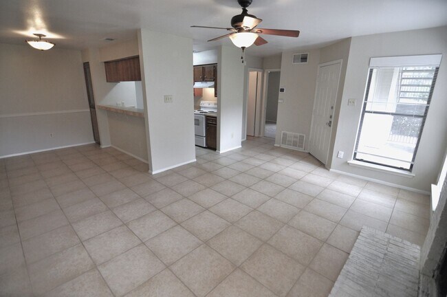 Foto del edificio - 10616 Mellow Meadow Dr