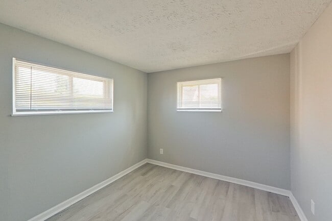 Building Photo - 3605 Cushing Dr