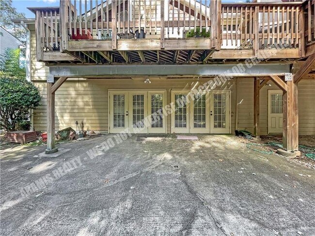 Building Photo - 350 Lamplighter Ln SE