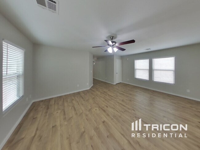 Foto del edificio - 4809 N 108th Ave
