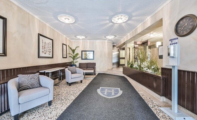 Building Photo - 153 St. George