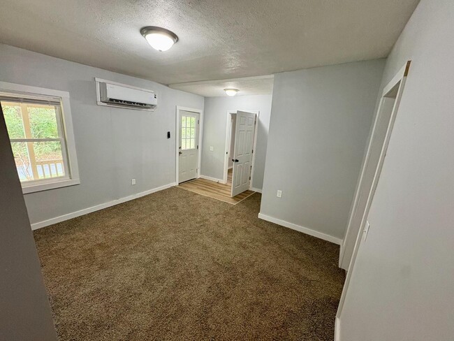 Building Photo - 511C Winston Ridge Rd
