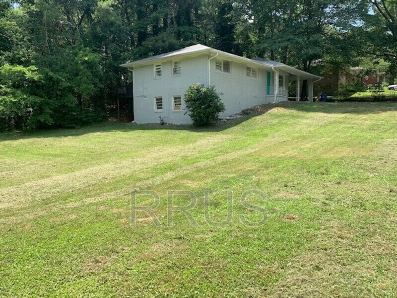 Primary Photo - 6082 Wedgewood Dr SE