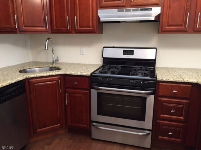 Building Photo - 135 Main St