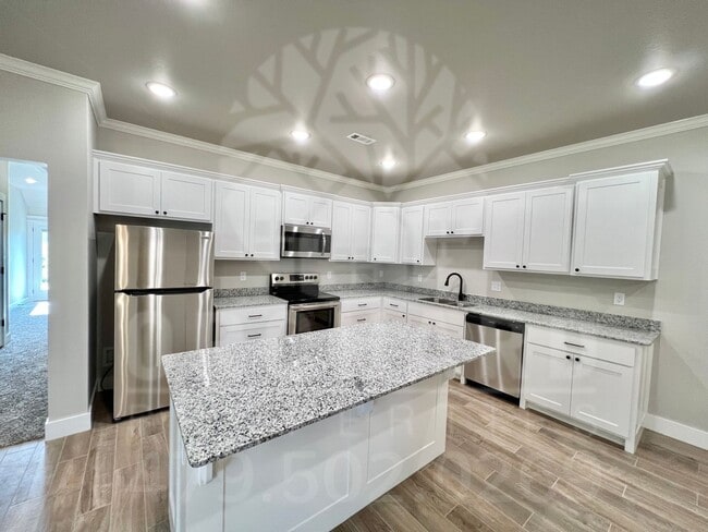 Foto del edificio - 562 Bradford Dr