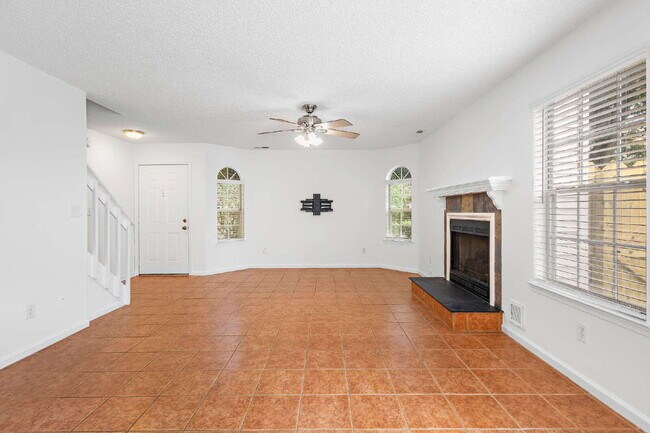 Foto del edificio - Updated condo-Brenneman Farms