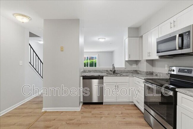 Building Photo - 939 S Rolfe St