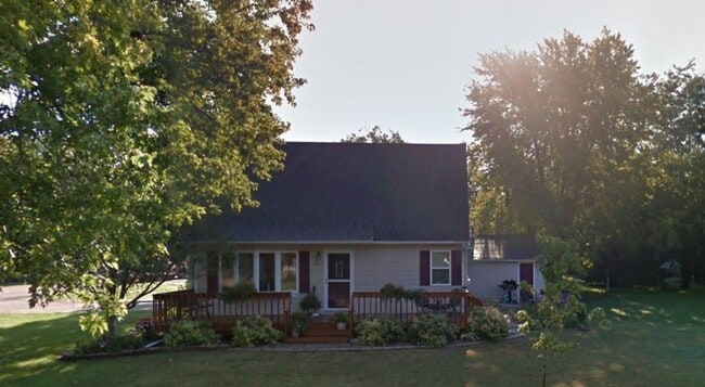 Building Photo - 3 Bedroom 1.5 Bath Home