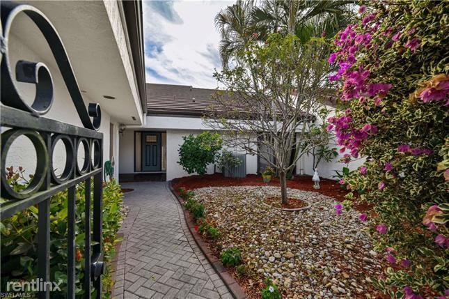Foto del edificio - 5425 Harbour Castle Dr