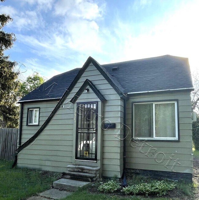 Building Photo - 3567 Spruce St
