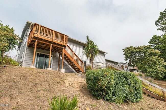 Foto del edificio - 2813 NW Bayshore Loop