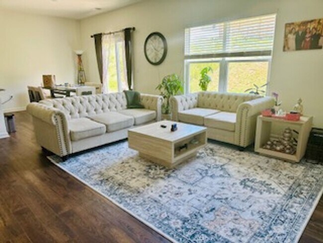 Foto del edificio - Knoxville 37932 - Beautiful New 5 bedroom,...
