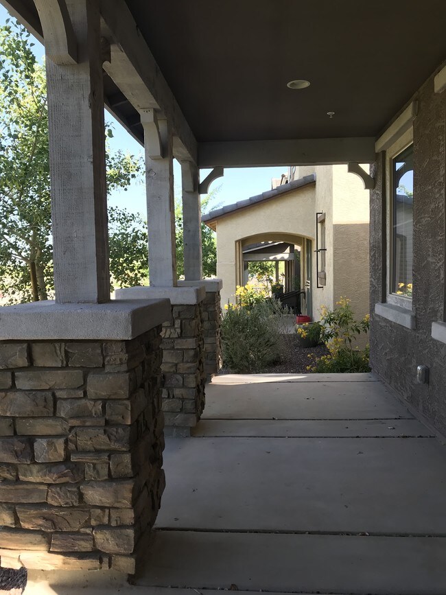 Foto del edificio - 20901 W Maiden Ln