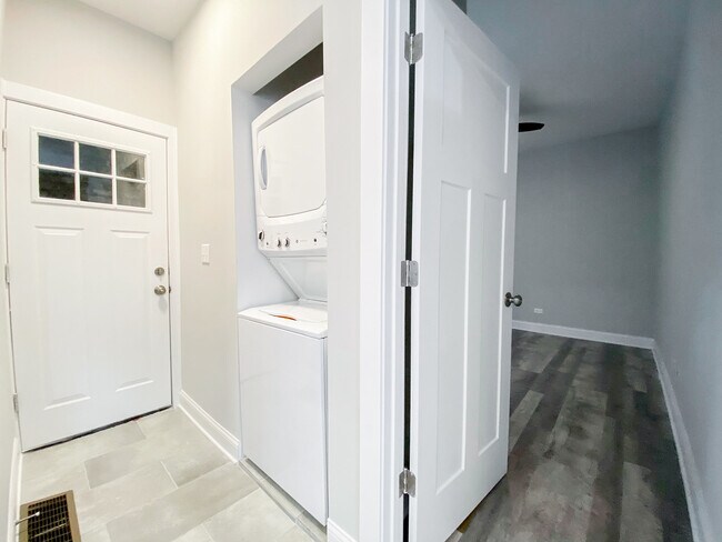 Foto del edificio - 2236 W Byron St