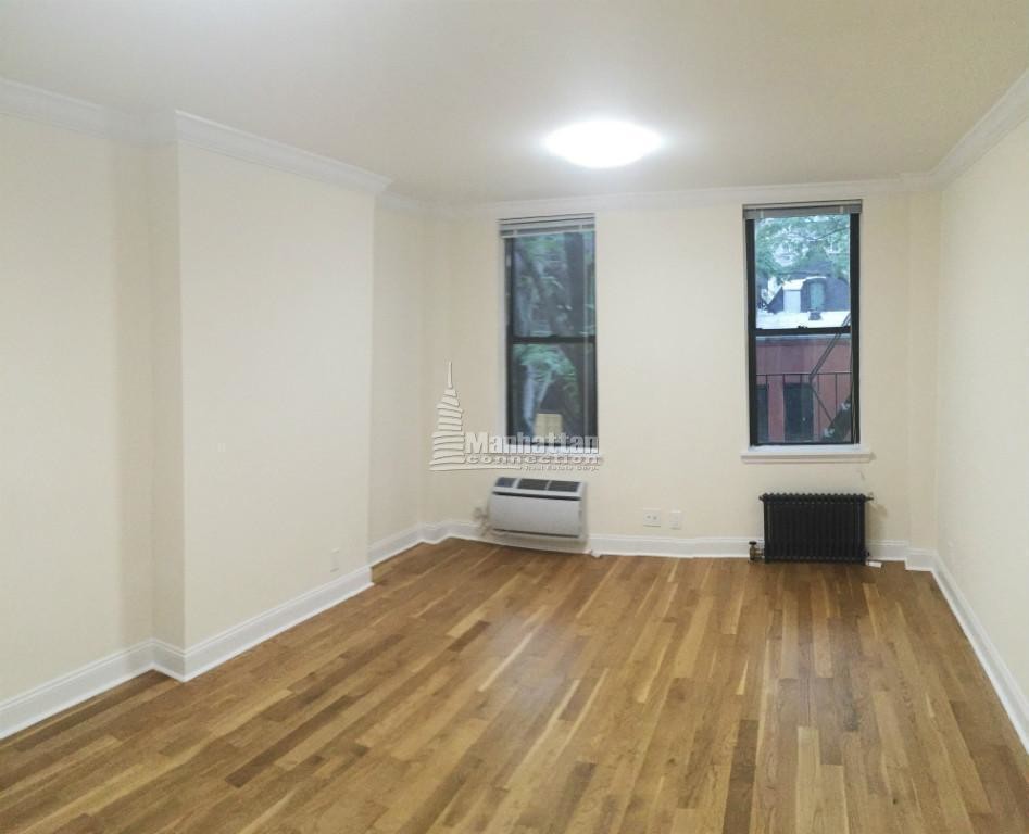 Primary Photo - 1586 York Ave