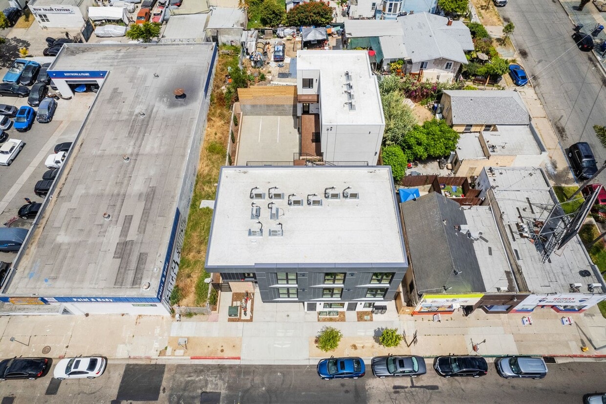 Primary Photo - New modern style living- 1 bedroom 1 bath ...
