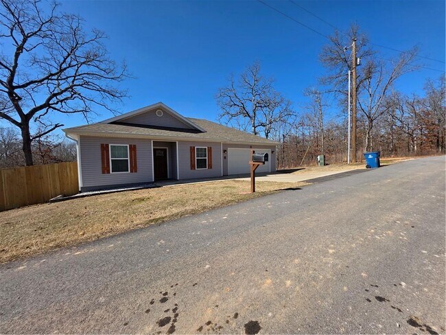 Building Photo - 8 Horncastle Dr
