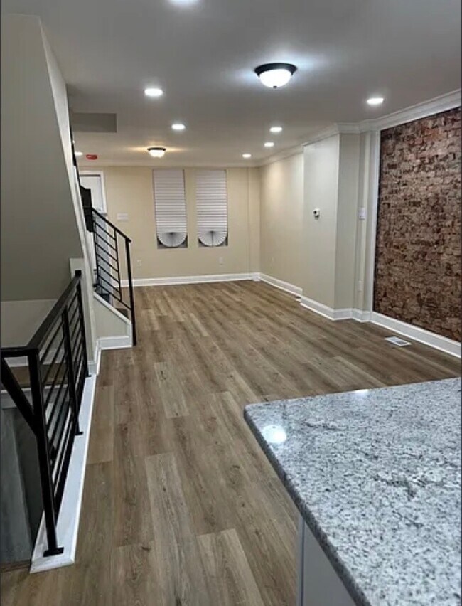 Foto del edificio - 5751 Walton Ave