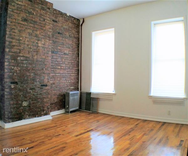 Primary Photo - 850 Saint Johns Pl