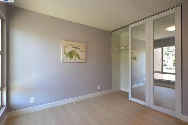Foto del edificio - 420 Dempsey Rd