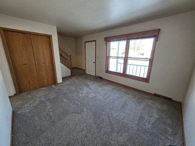 Sala de estar - 303 Thomas Dr