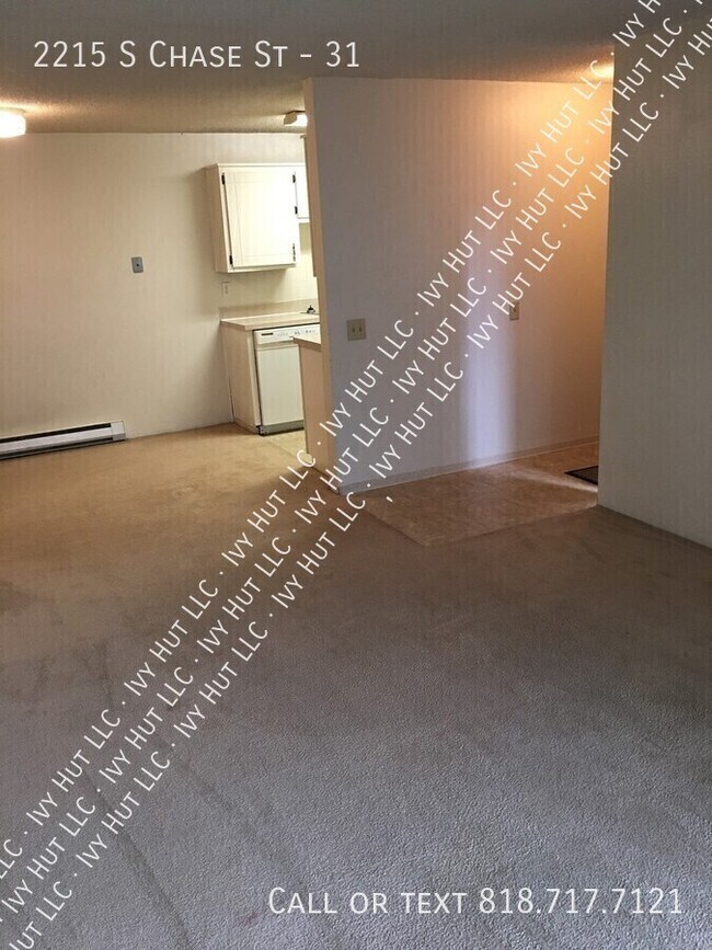 Foto del edificio - 2215 S Chase St