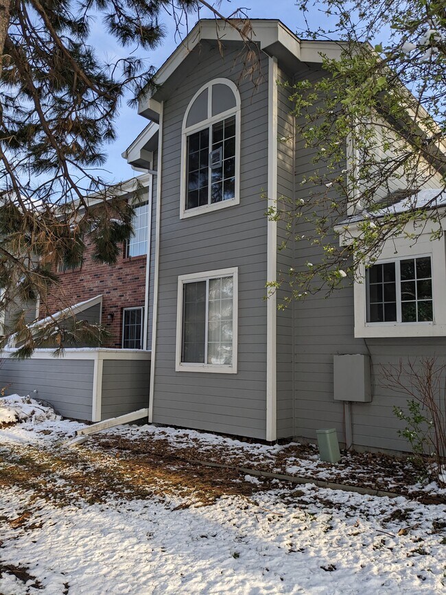 Building Photo - 3924 S Dillon Way
