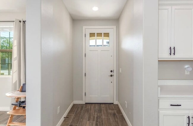 Building Photo - Welcome to your next home at Cooley Station!