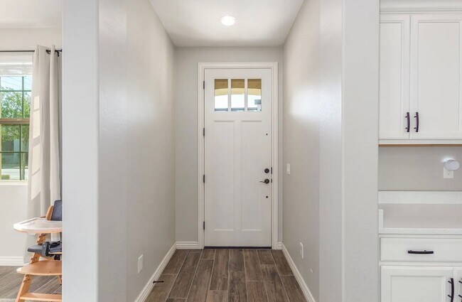 Foto del edificio - Welcome to your next home at Cooley Station!