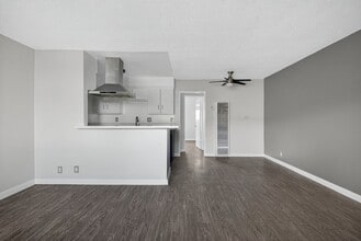 Building Photo - 1121 Daisy Ave