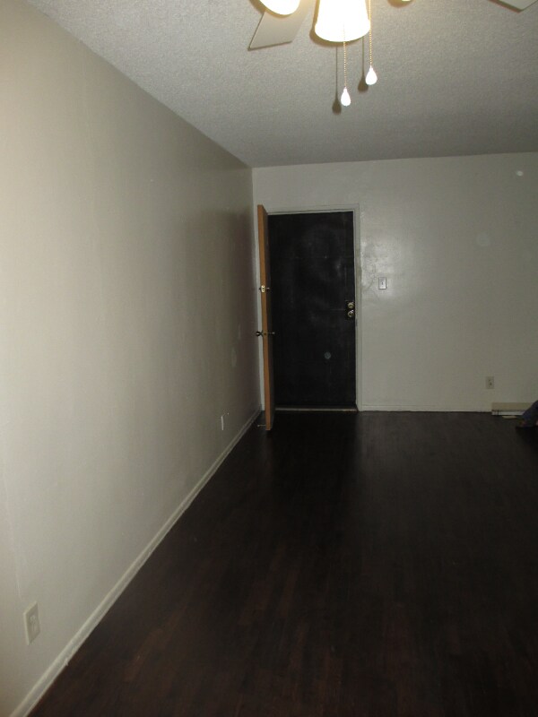 Building Photo - 1146 N Formosa Ave