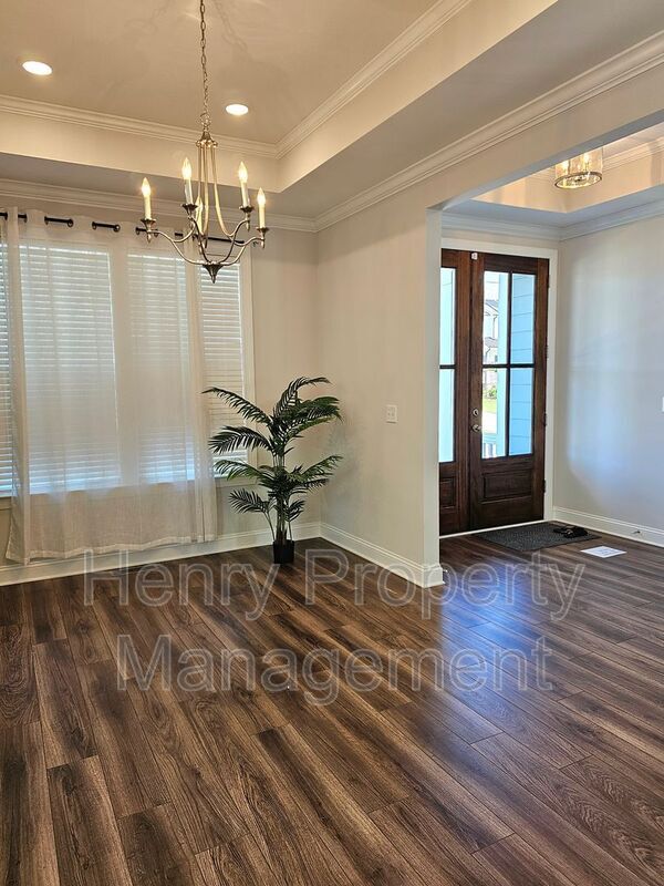 Building Photo - 1600 Ferntree Ct